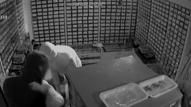 Fatih’te 2.5 dakikada 1 milyon liralık soygun