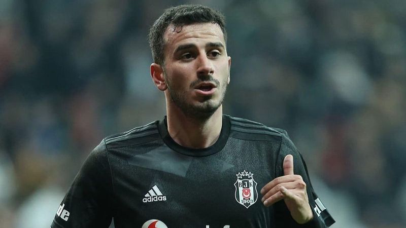Oğuzhan Özyakup ve sevgilisinden ilk kare geldi! Beşiktaş camiasına 'yabancı yenge'