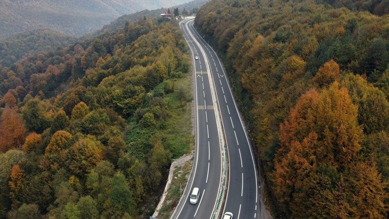 Bolu Dağı'nda sonbaharın renkleri havadan görüntülendi