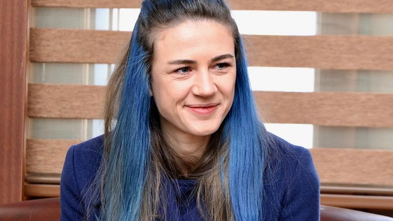 Meryem Boz'un lakabı neden mavi şimşek? İşte Meryem Boz'un merak edilen doğal saçı...