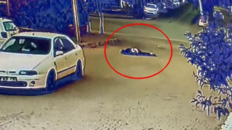 Aydın'da boşanma aşamasındaki eşinin yanında gördüğü kişiye çarpan sürücü kamerada