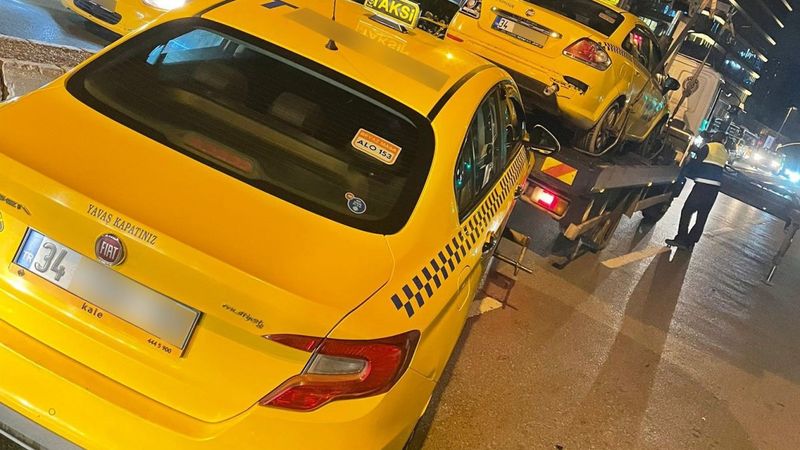 İstanbul'da yolcu seçen taksicilerin araçları çekildi