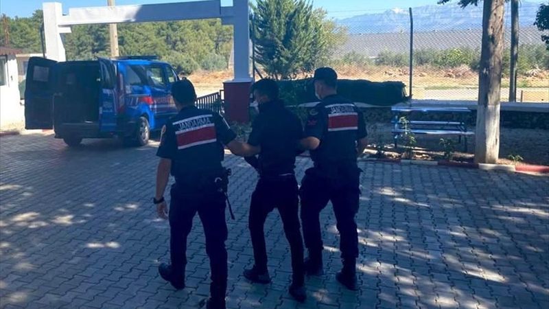 Antalya'da hakkında 12 yıl kesinleşmiş hapis cezası bulunan firari yakalandı