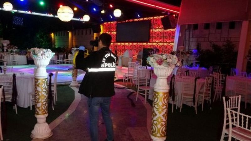 İzmir'de düğünde akraba kavgası kanlı bitti: 1 ölü 5 yaralı