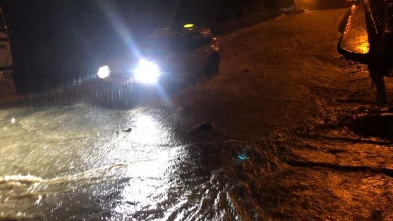 Rize'de şiddetli yağış su baskınlarına neden oldu