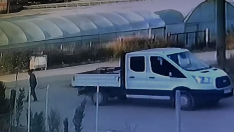 Yalova'da geri giden kamyonet, 80 yaşındaki vatandaşı ezdi