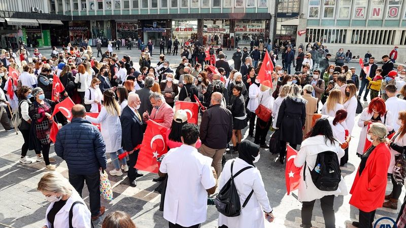 Ankara'da güzellik salonu sahipleri ve çalışanlar, Danıştayın kararını protesto etti