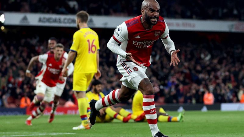 Arsenal son dakikada bulduğu golle beraberliği kurtardı