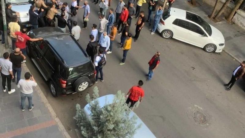 Diyarbakır’da kavgayı ayırmaya çalışan kişi dayak yedi