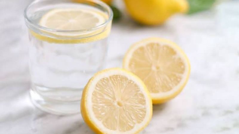 Sabahları limonlu su içmenin 5 mucizevi faydası