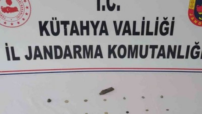 Kütahya'da 21 tarihi sikkeyi jandarmaya 650 liraya satarken yakalandılar