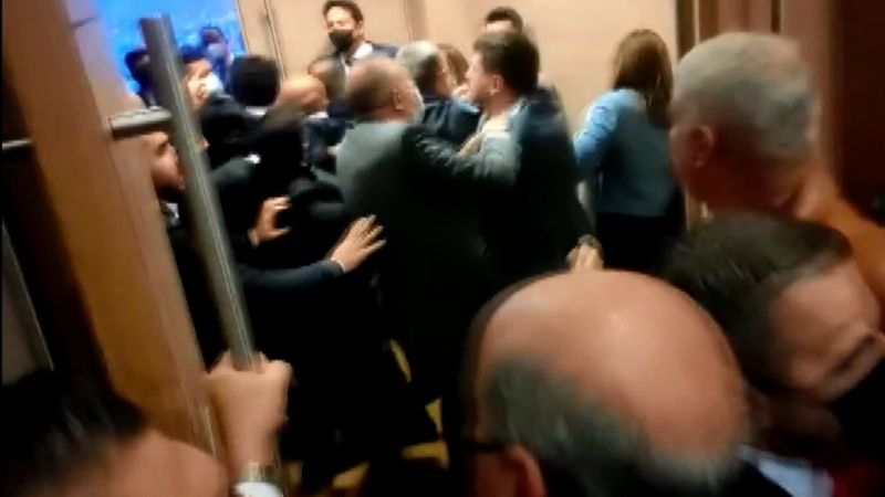 İyi Parti'nin kuruluş yıl dönümü programı öncesi arbede çıktı