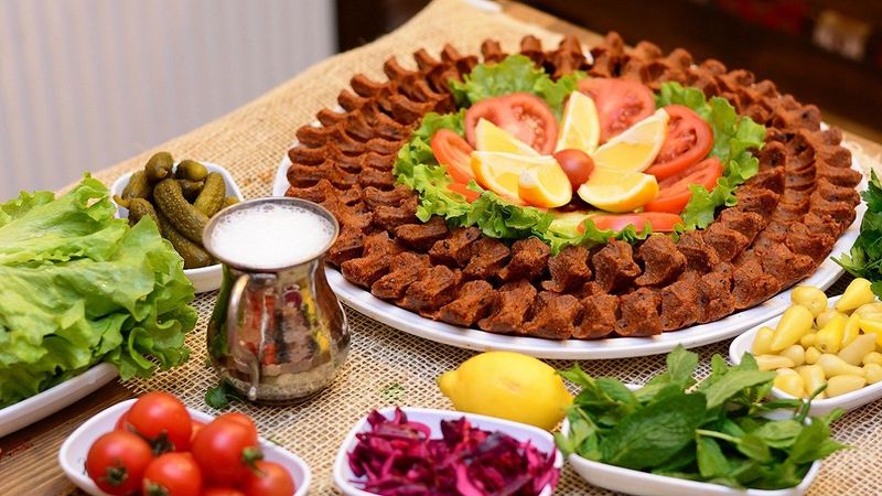 Çiğ köfteci aramaya son: Püf noktalarıyla etli ve etsiz çiğ köfte tarifi