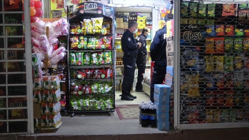 Adıyaman'da maskeli hırsız bakkalı soymaya çalıştı