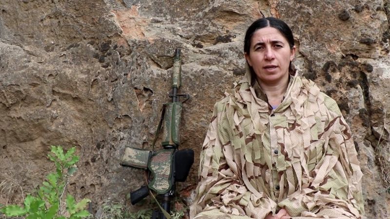 PKK'lı kadınların saçaklı kamuflajı