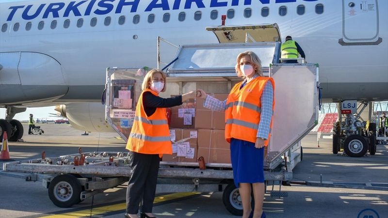 Türkiye'nin hibe ettiği 100 bin doz aşı Karadağ'a ulaştı