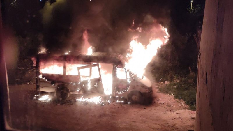 Hatay’da öğrenci servisi kundaklandı