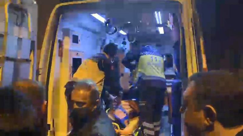 Bursa'da izinsiz çarşıya giden eşini bıçakladı