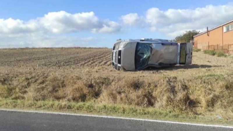 Tekirdağ'da köpeğe çarpmak istemeyen sürücü hastanelik oldu
