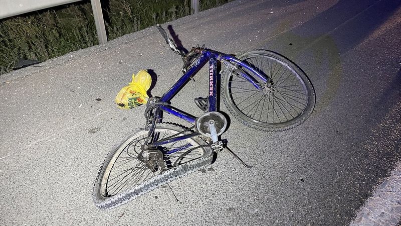 Kütahya'da otomobilin çarptığı bisikletin sürücüsü öldü
