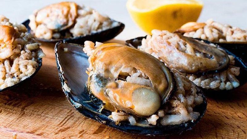 Bahisler açılsın, yarış başlasın: Evde midye dolma tarifi