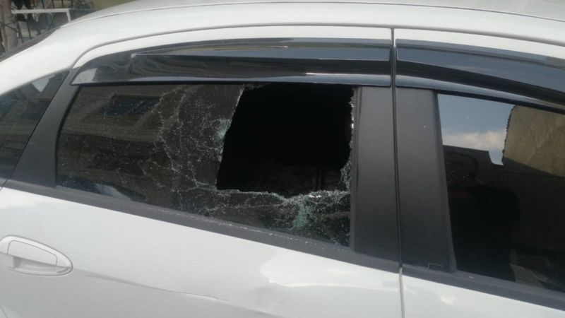 Sultangazi'de madde bağımlısı adam etrafa saldırdı