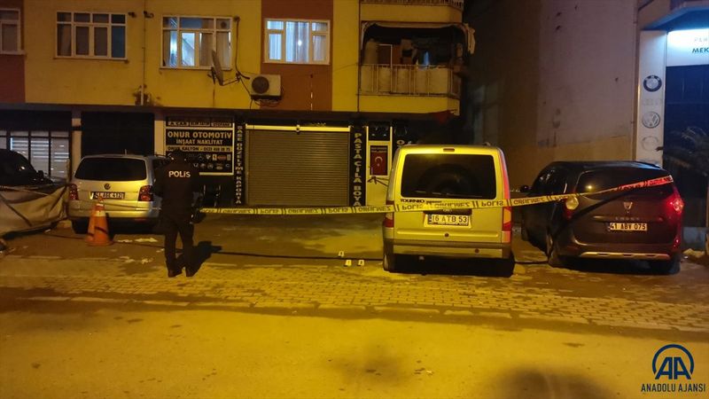 Gebze'de bir iş yerini pompalı tüfekle taradılar