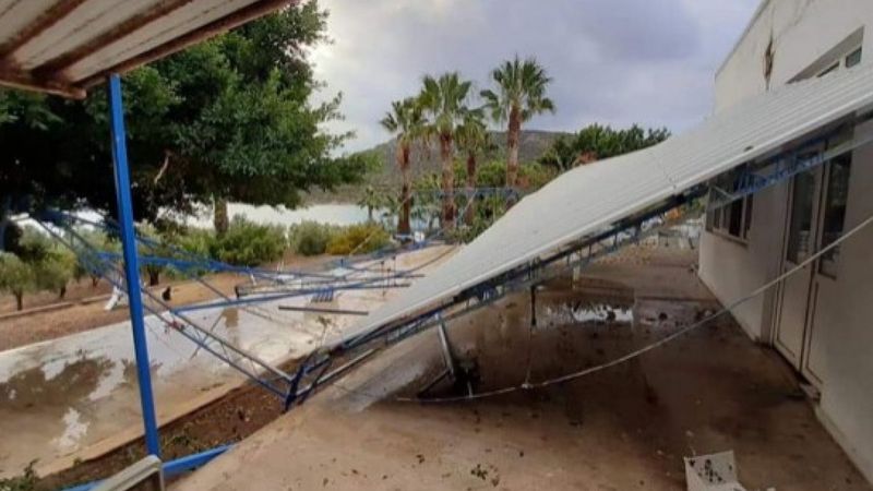 Mersin'de fırtınayla birlikte çıkan hortum tekneleri batırdı