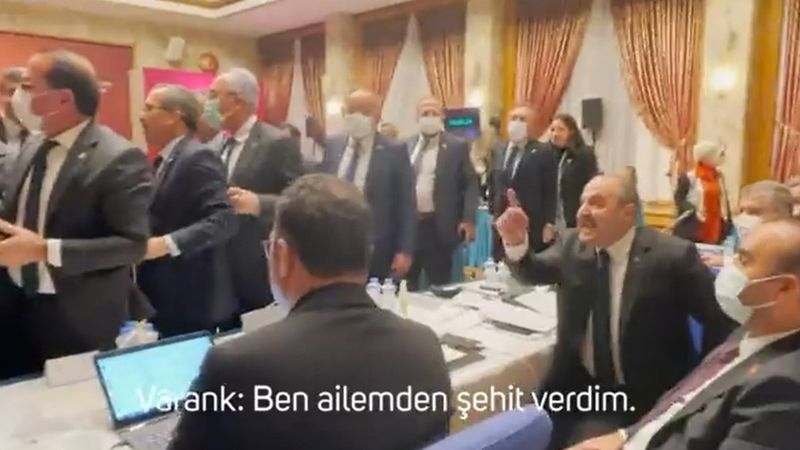 CHP'liler Teknoloji Bakanı Mustafa Varank'ın üzerine yürüdü