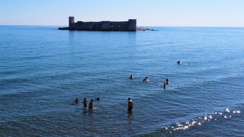 Mersinliler kasım ayında denizin keyfini çıkardı