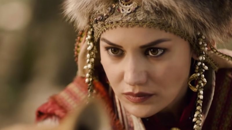 Alparslan: Büyük Selçuklu'nun Akça Hatun'u Fahriye Evcen kimdir? İşte biyografisi