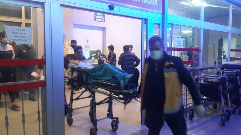 Adana'da tartıştığı kişiyi sokak ortasında bıçakladı