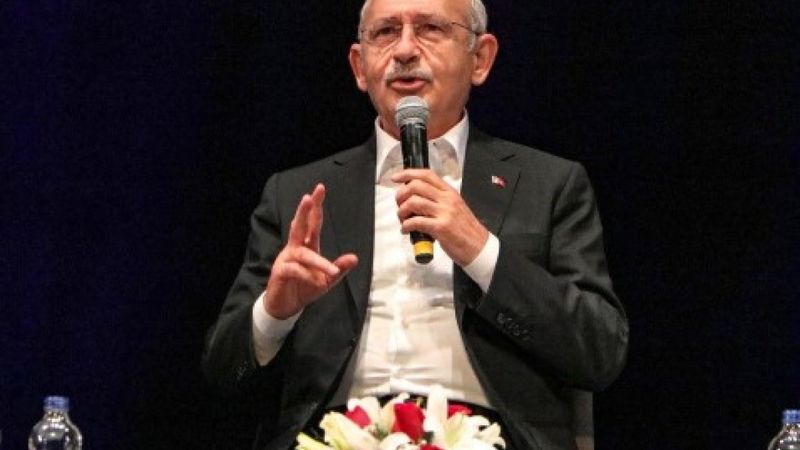 Kemal Kılıçdaroğlu Antalya'da gençlerle bir araya geldi