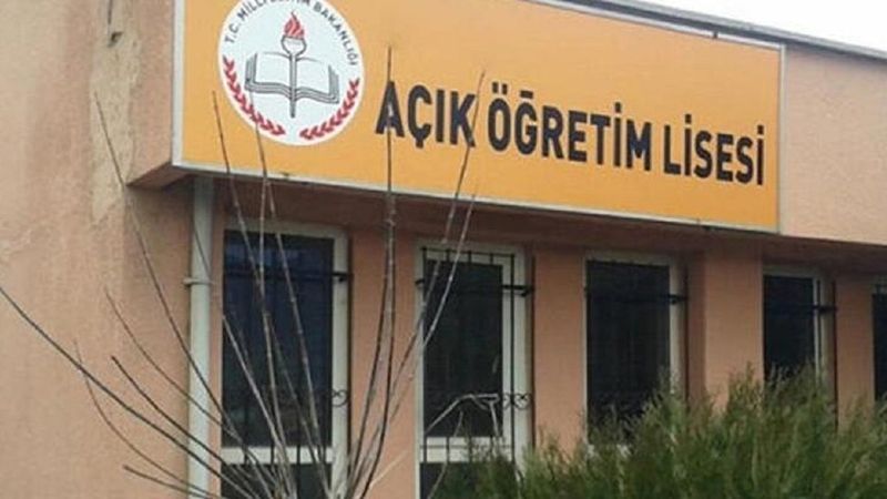 AÖL 8 dönem şartı kalktı mı, kaç senede mezun olunacak? İşte AÖL mezuniyet şartları