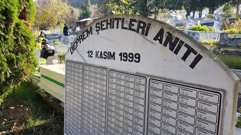 Düzce depreminin üzerinden 22 yıl geçti: Acılar hala taze