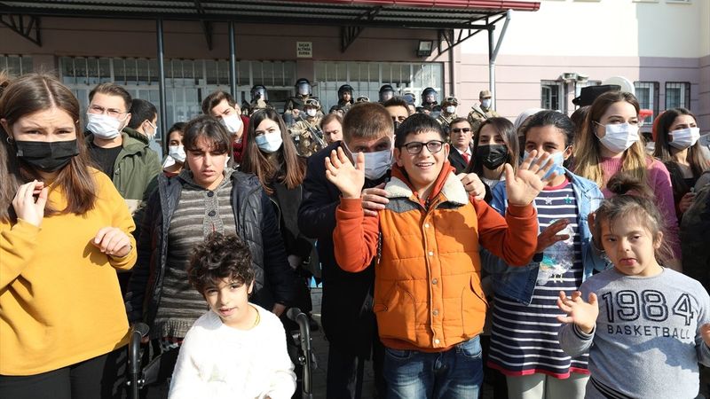 Iğdır'da özel öğrenciler, Mehmetçik ile buluştu