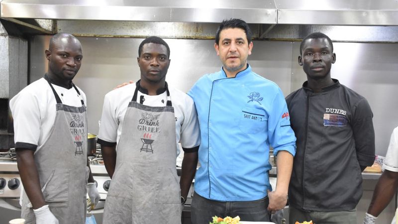 Nijerya'da Türk aşçı, yemekleriyle büyük beğeni topluyor