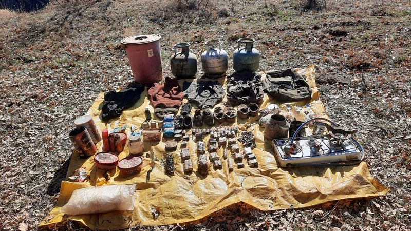 Tunceli’de teröristlerin kullandığı 8 sığınak ve mağara imha edildi