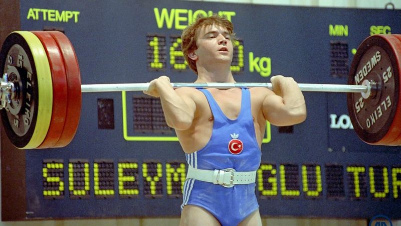 'Cep Herkülü' Milli halterci Naim Süleymanoğlu'nun ölüm yıldönümü