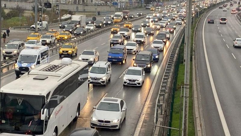 İstanbul'da beklenen yağmur başladı