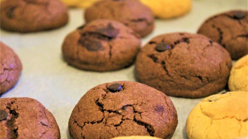 Kahve keyfinize leziz alternatif: Çikolatalı yumuşak kurabiye