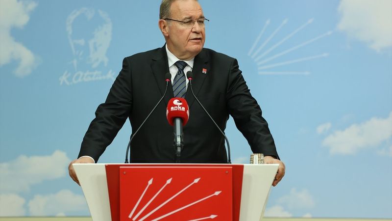 Faik Öztrak: Milletimiz sandığı bekliyor