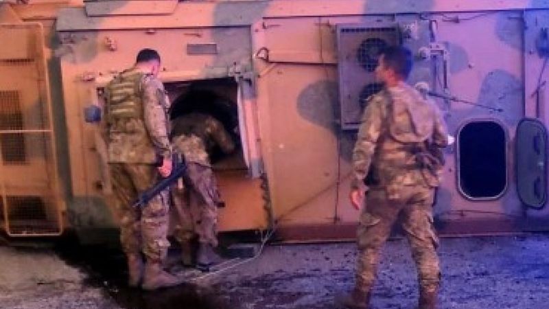 Siirt'te askeri araç devrildi
