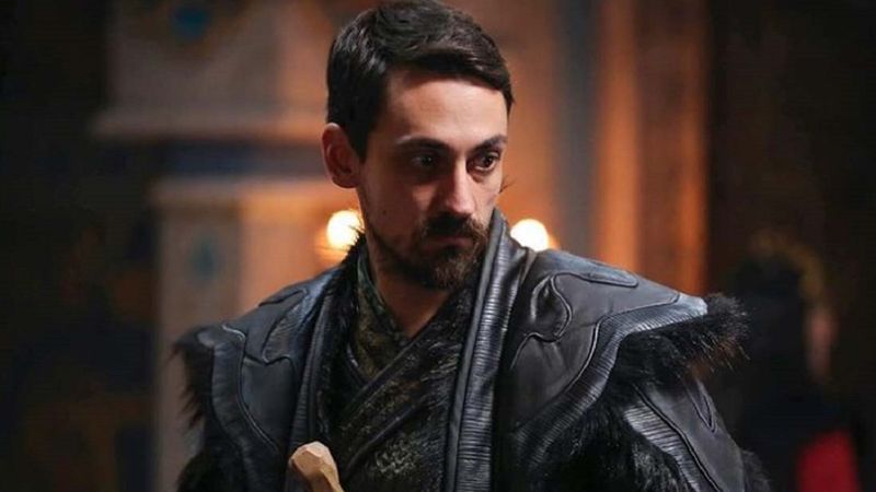 Destan'ın Batuga'sı Edip Tepeli'nin eşi tanıdık çıktı! Meğer Çocuklar Duymasın'ın yıldızı...