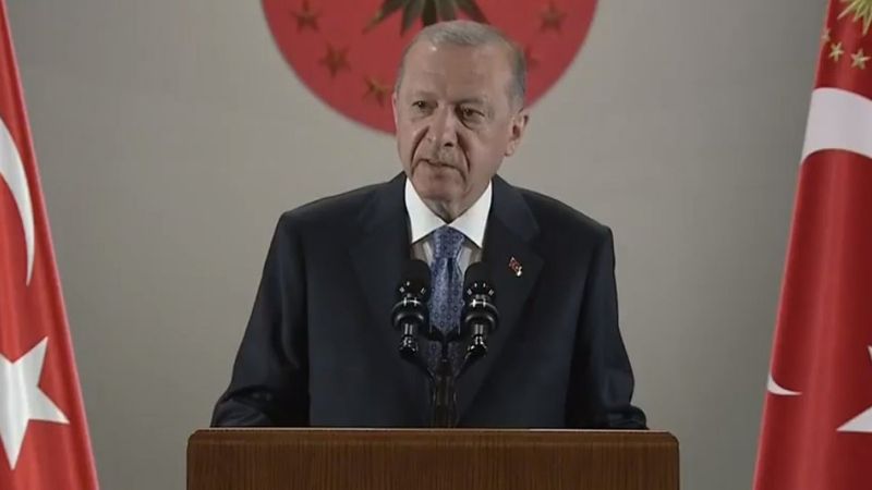 Cumhurbaşkanı Erdoğan: Öğretmenlere ilave haklar sağlanacak
