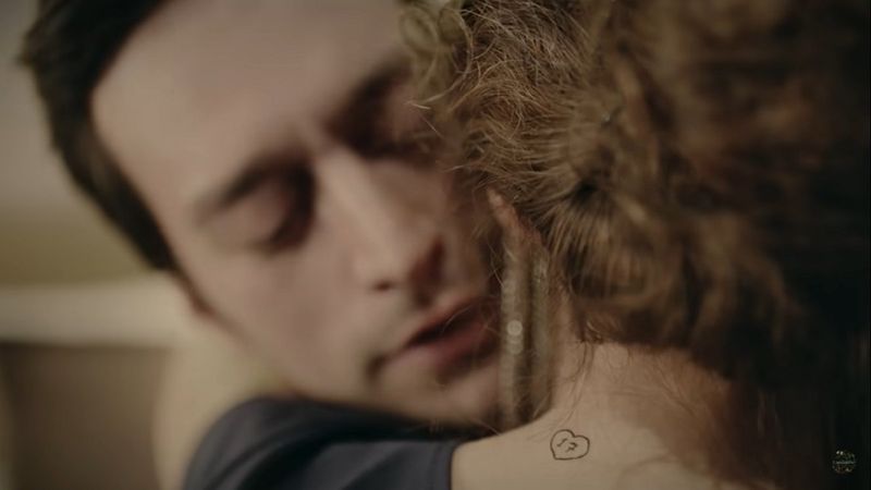 Yüsra Geyik gizemiyle geldi! Camdaki Kız Melisa'nın 17 dövmesi ne anlama geliyor?