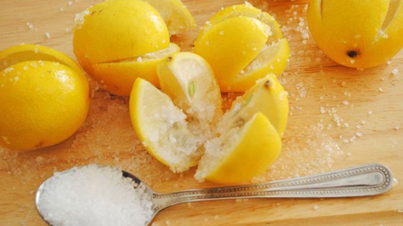 Dileklerin kabul olması için: Limon ve tuz karışımı