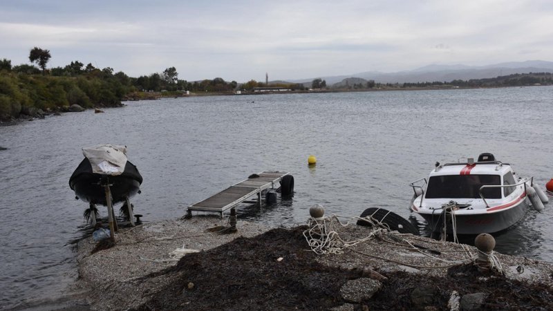 İzmir'de 2 tekne alabora oldu, balıkçılar önlem aldı