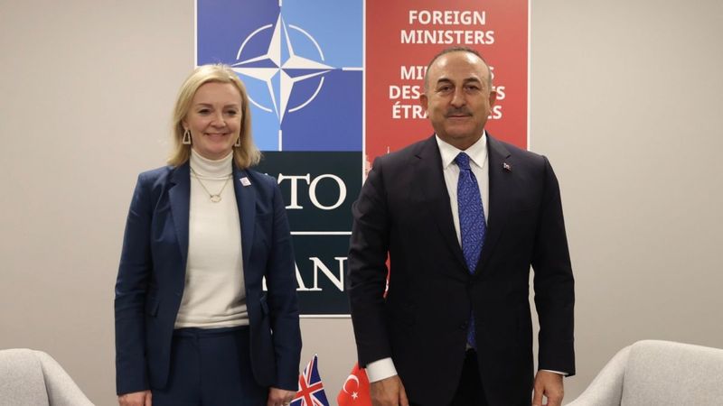 Mevlüt Çavuşoğlu, İngiliz mevkidaşı Truss ile görüştü