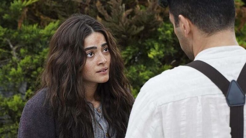 Aziz'in Efnan'ı Simay Barlas'ın eski sevgilisi tanıdık çıktı! Rol arkadaşlığından aşka...